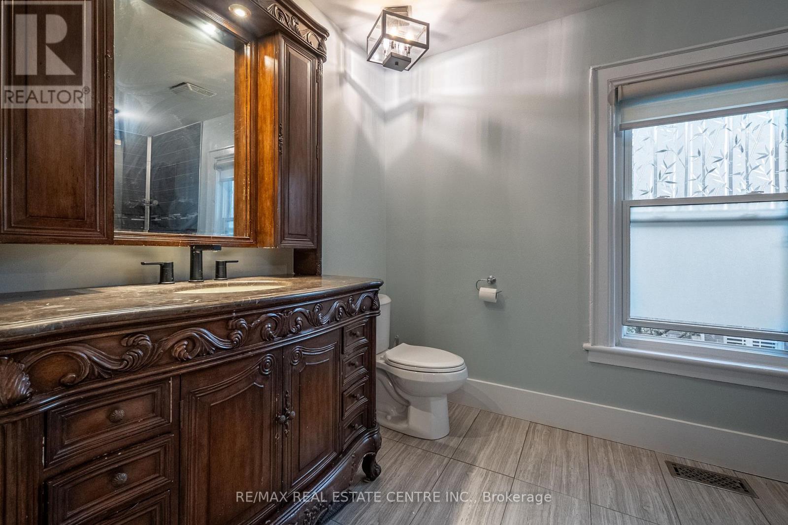 283 Plains Road W, Burlington, Ontario  L7T 1G1 - Photo 29 - W13827410