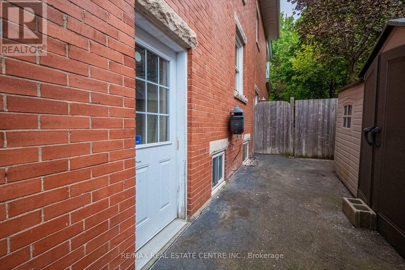 283 Plains Road W, Burlington, Ontario  L7T 1G1 - Photo 46 - W13827410