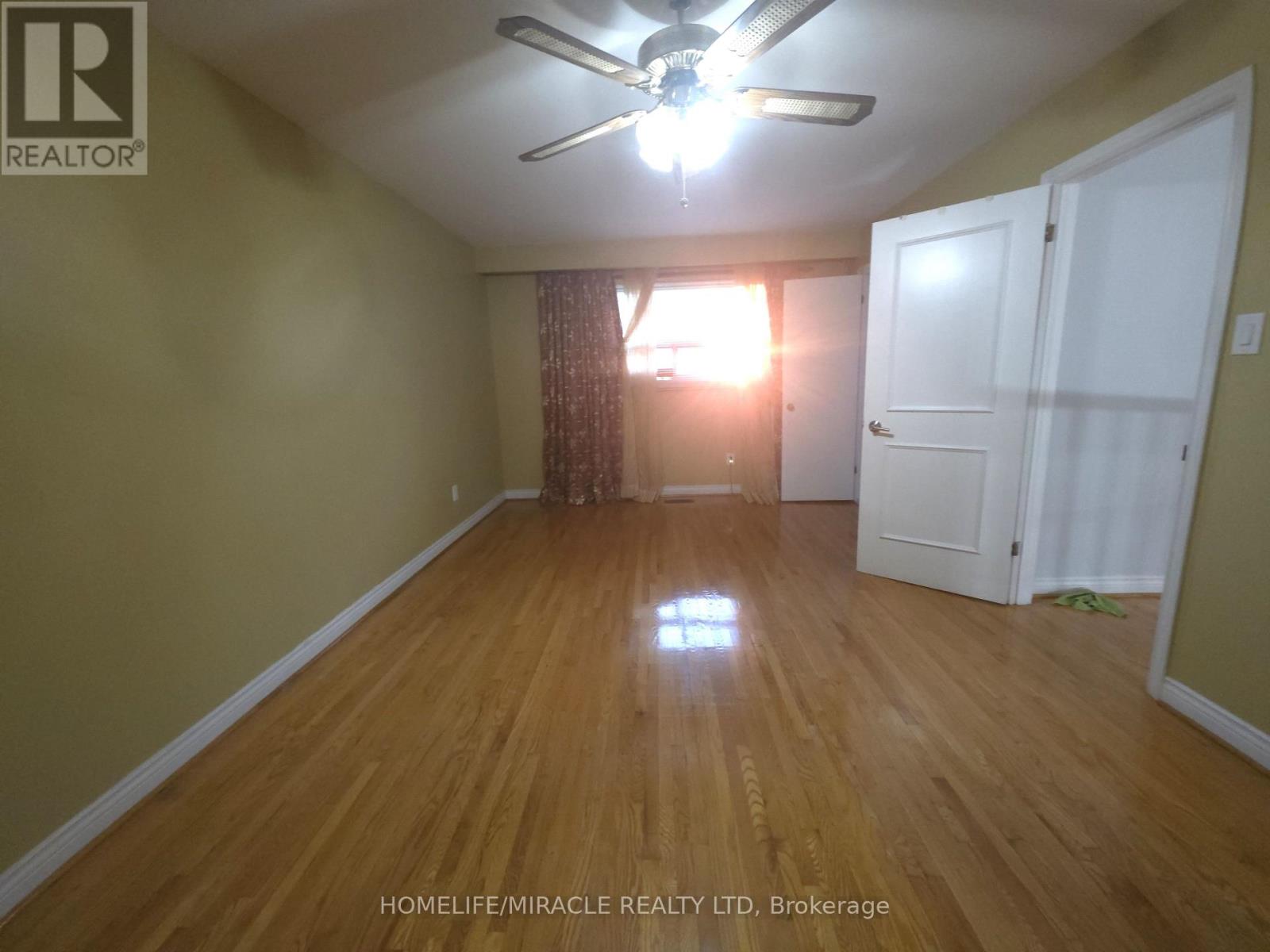 36 Kearney Drive, Toronto, Ontario  M9W 5J8 - Photo 13 - W13827462