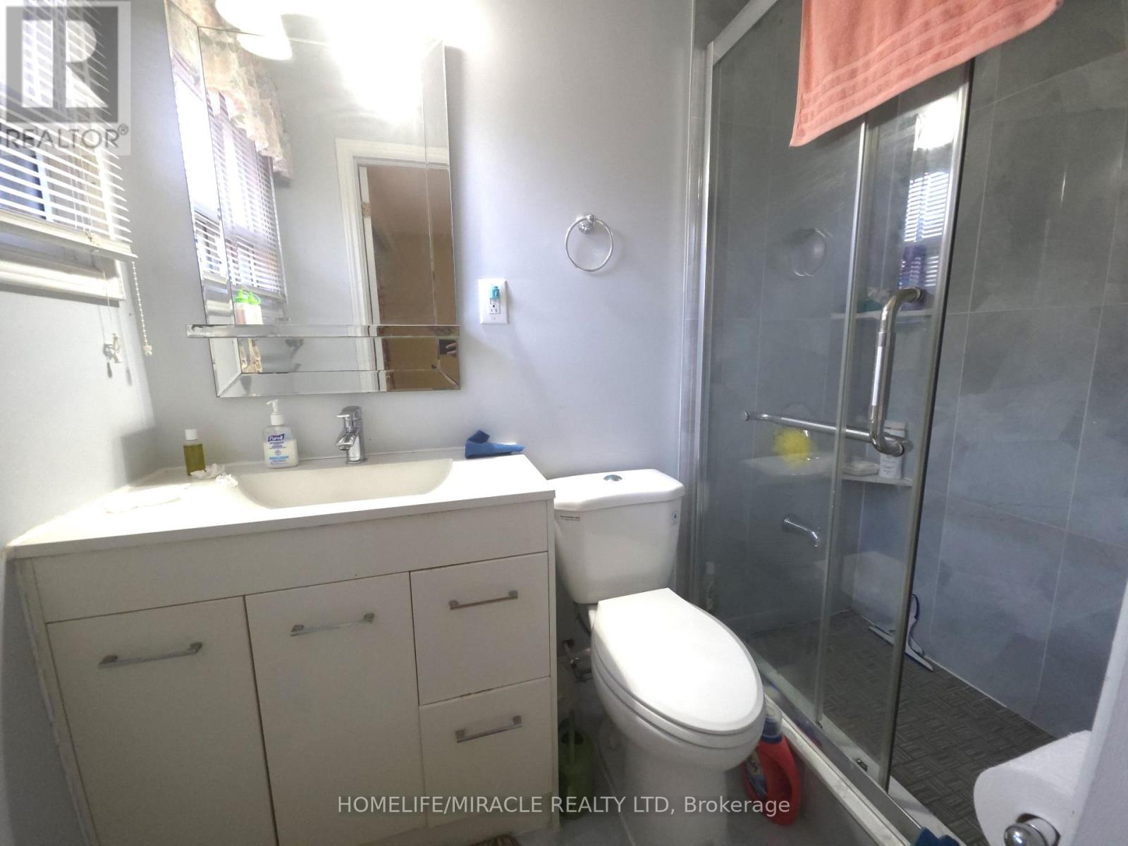 36 Kearney Drive, Toronto, Ontario  M9W 5J8 - Photo 14 - W13827462
