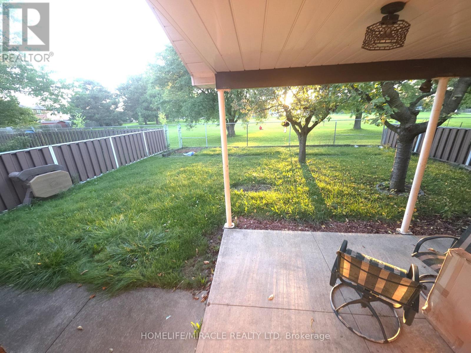 36 Kearney Drive, Toronto, Ontario  M9W 5J8 - Photo 17 - W13827462