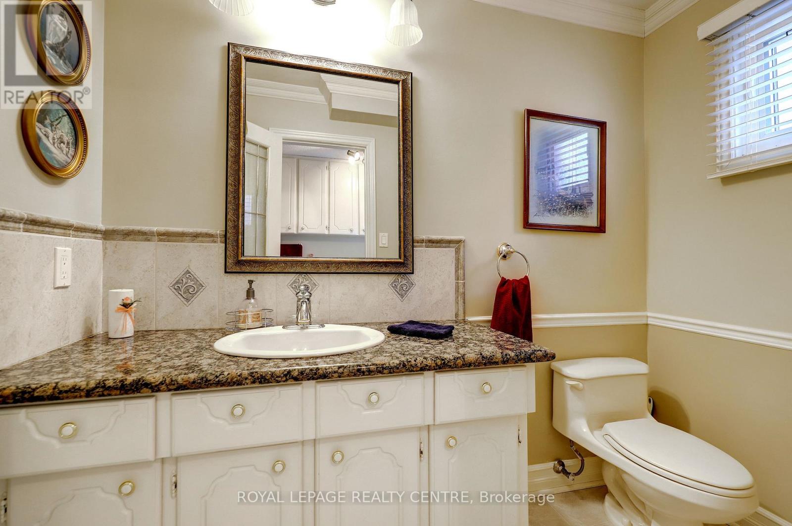 2405 Rosemary Drive, Mississauga, Ontario  L5C 1X1 - Photo 25 - W13827466