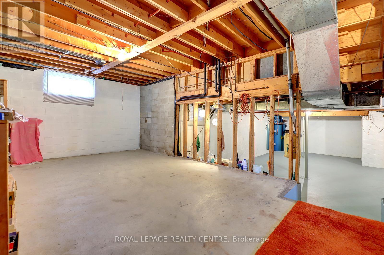 2405 Rosemary Drive, Mississauga, Ontario  L5C 1X1 - Photo 35 - W13827466
