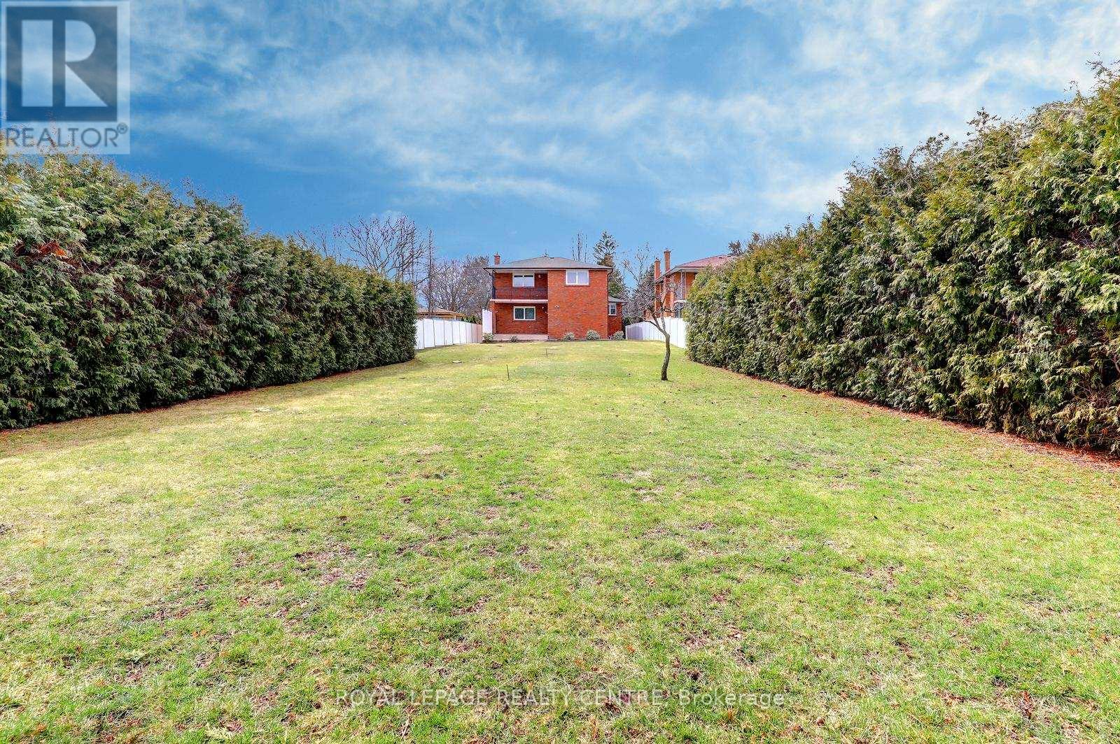 2405 Rosemary Drive, Mississauga, Ontario  L5C 1X1 - Photo 45 - W13827466