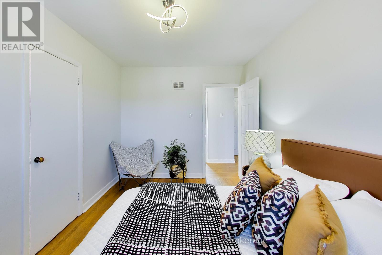 74 Raven Road, Toronto, Ontario  M6L 2A7 - Photo 25 - W13827478