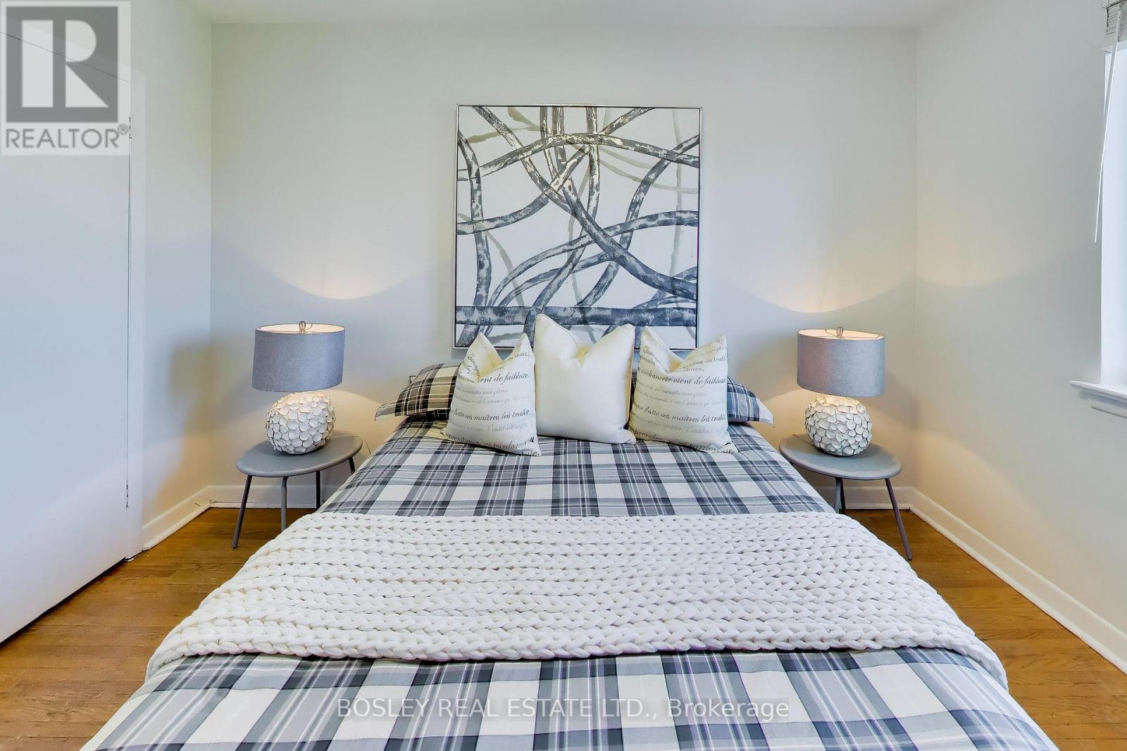 74 Raven Road, Toronto, Ontario  M6L 2A7 - Photo 27 - W13827478