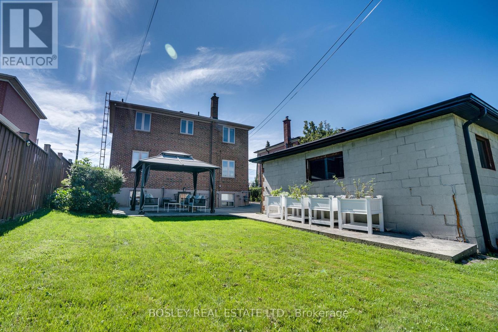 74 Raven Road, Toronto, Ontario  M6L 2A7 - Photo 43 - W13827478