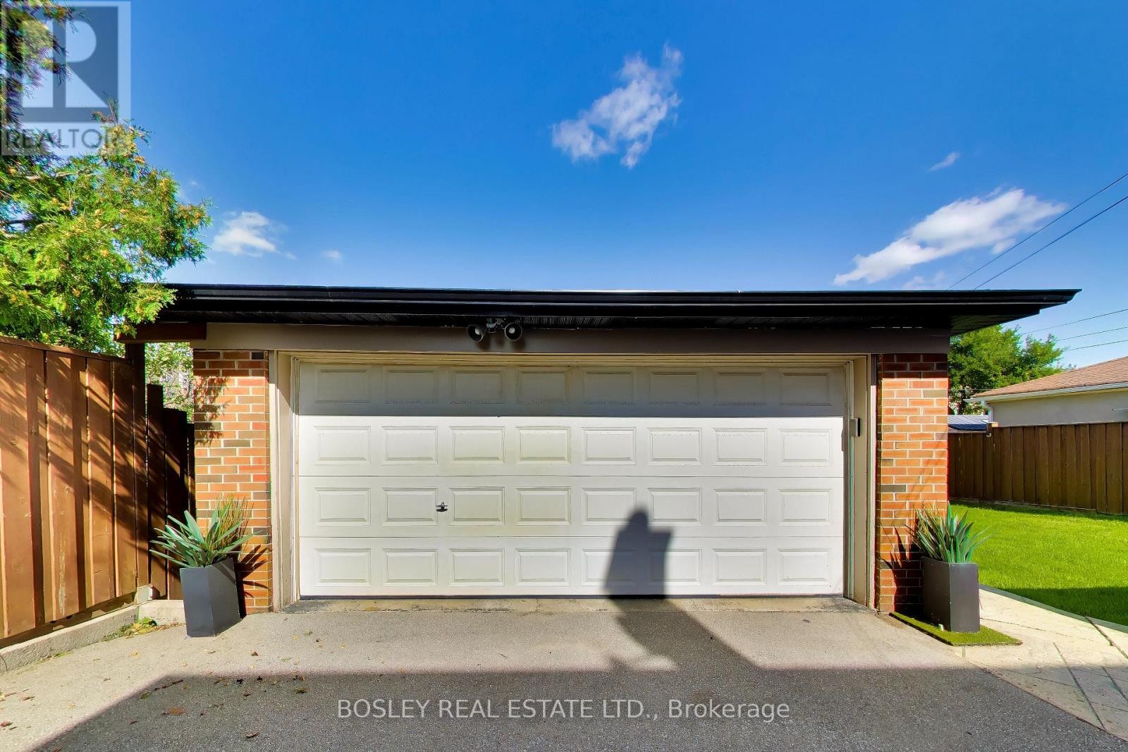 74 Raven Road, Toronto, Ontario  M6L 2A7 - Photo 46 - W13827478