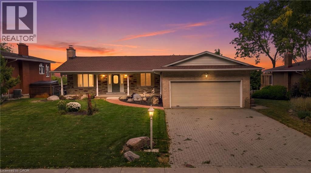 26 LESLIE Drive, Hamilton, Ontario