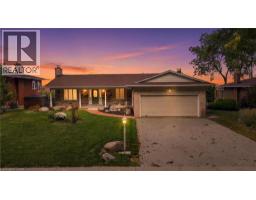 26 LESLIE Drive, Hamilton, Ontario