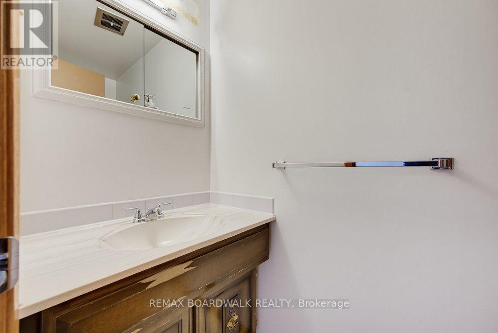 60 Northpark Drive, Ottawa, Ontario  K1B 3R8 - Photo 25 - X13825366