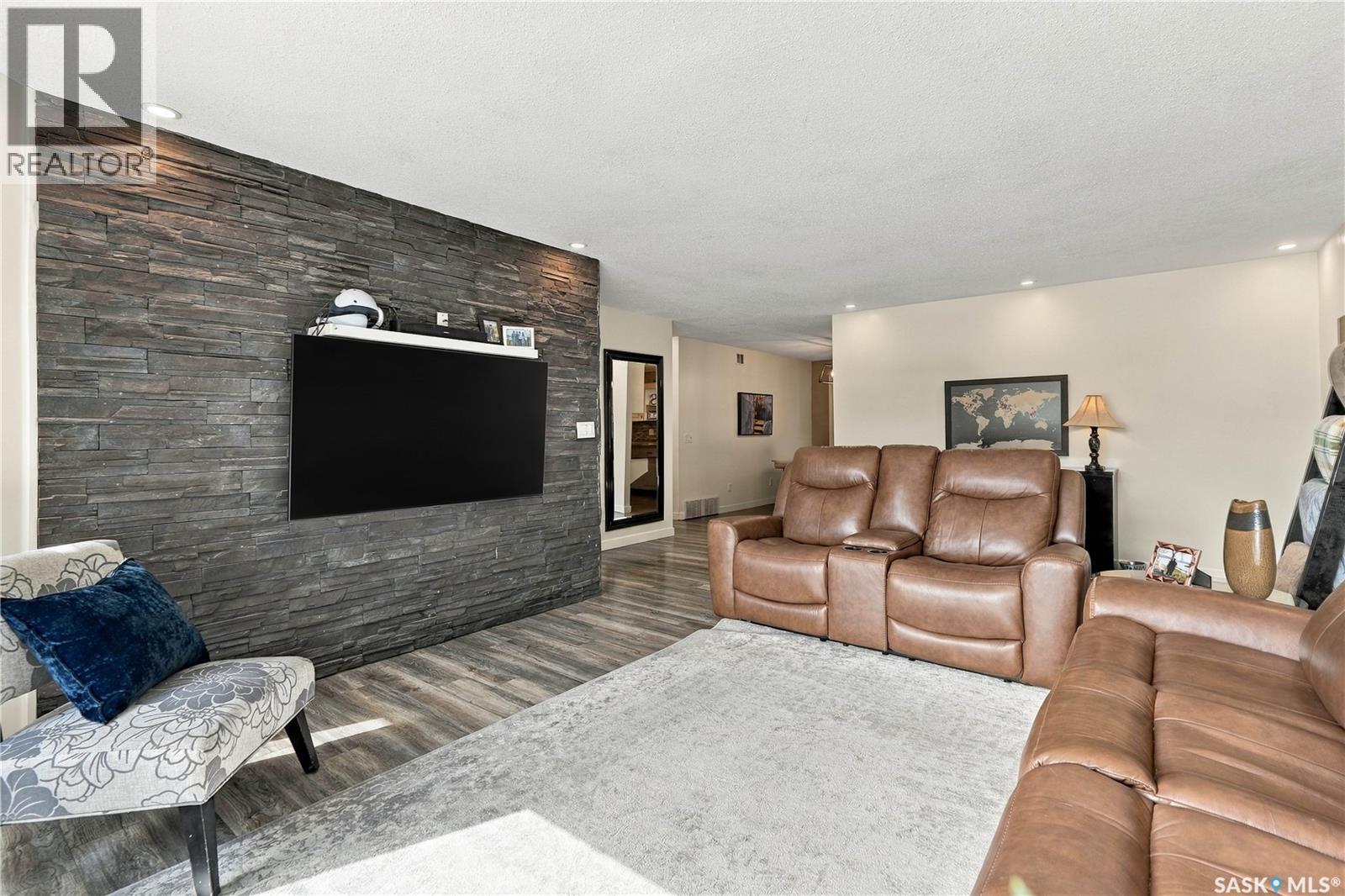 1716 Clive Bay E, Regina, Saskatchewan  S4V 2R8 - Photo 11 - SK049331