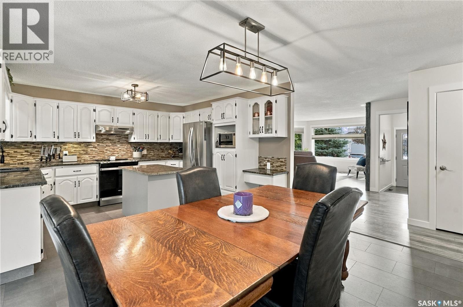 1716 Clive Bay E, Regina, Saskatchewan  S4V 2R8 - Photo 13 - SK049331