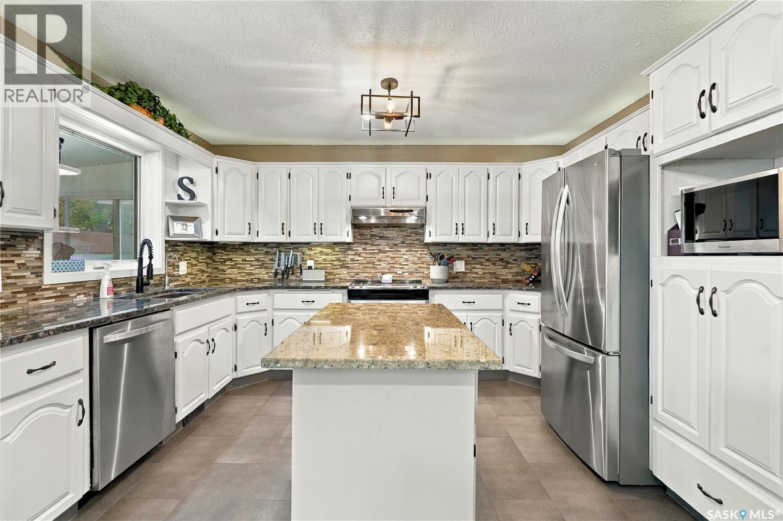 1716 Clive Bay E, Regina, Saskatchewan  S4V 2R8 - Photo 14 - SK049331