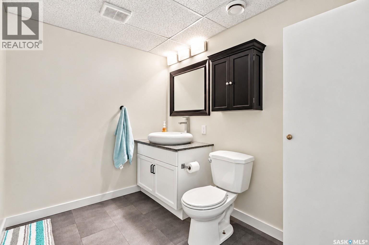1716 Clive Bay E, Regina, Saskatchewan  S4V 2R8 - Photo 39 - SK049331