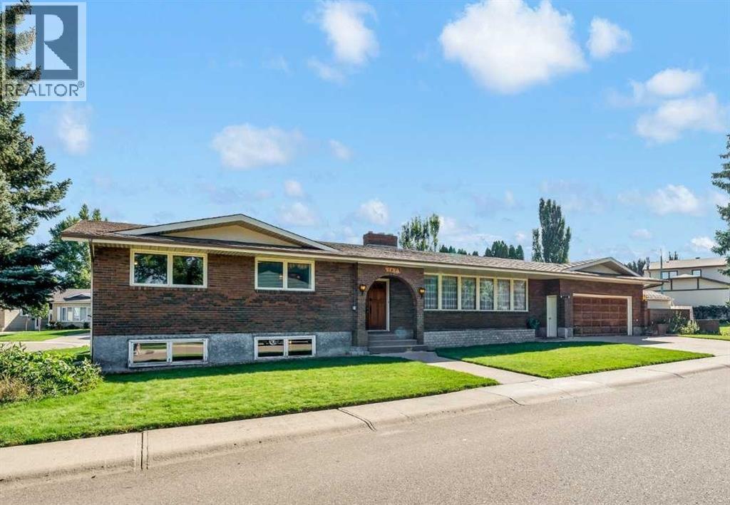 167 Primrose Drive Se, Medicine Hat, Alberta  T1A 2E7 - Photo 2 - A2346974