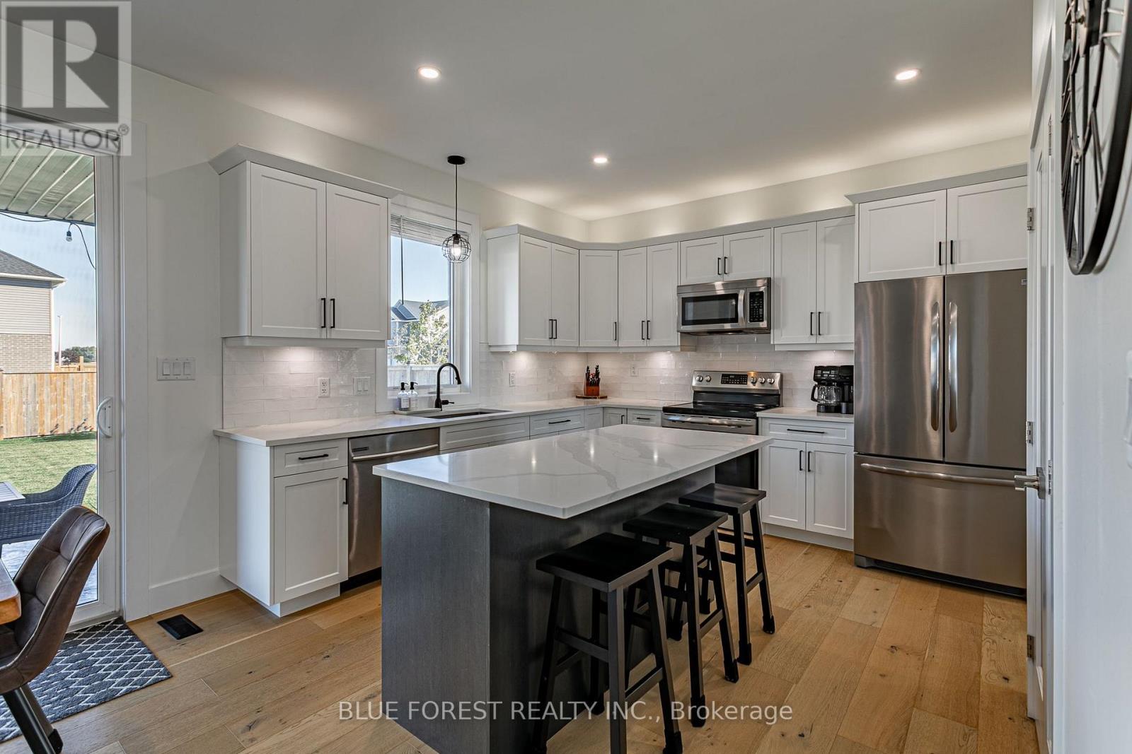 106 Spencer Avenue, Lucan Biddulph, Ontario  N0M 2J0 - Photo 12 - X13827770