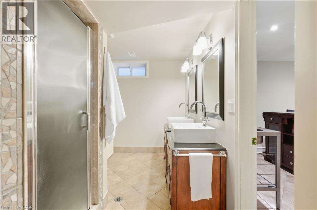 4 Summit Drive, Waterdown, Ontario  L8B 0E4 - Photo 39 - 40866414