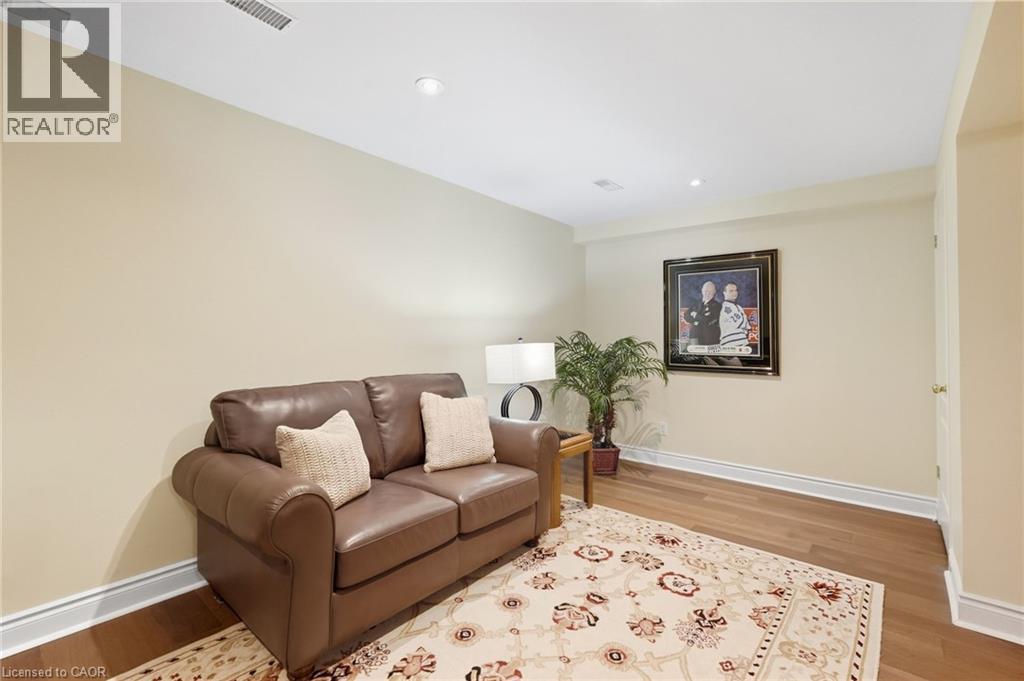4 Summit Drive, Waterdown, Ontario  L8B 0E4 - Photo 33 - 40866414