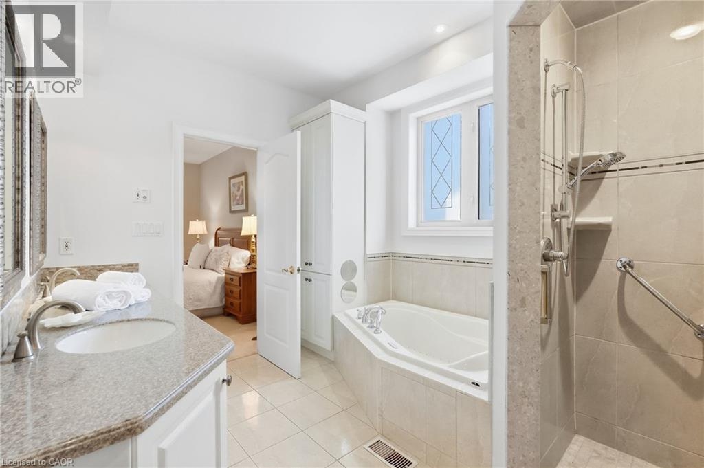 4 Summit Drive, Waterdown, Ontario  L8B 0E4 - Photo 24 - 40866414