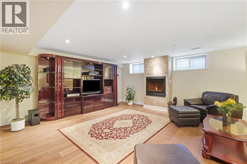 4 Summit Drive, Waterdown, Ontario  L8B 0E4 - Photo 36 - 40866414