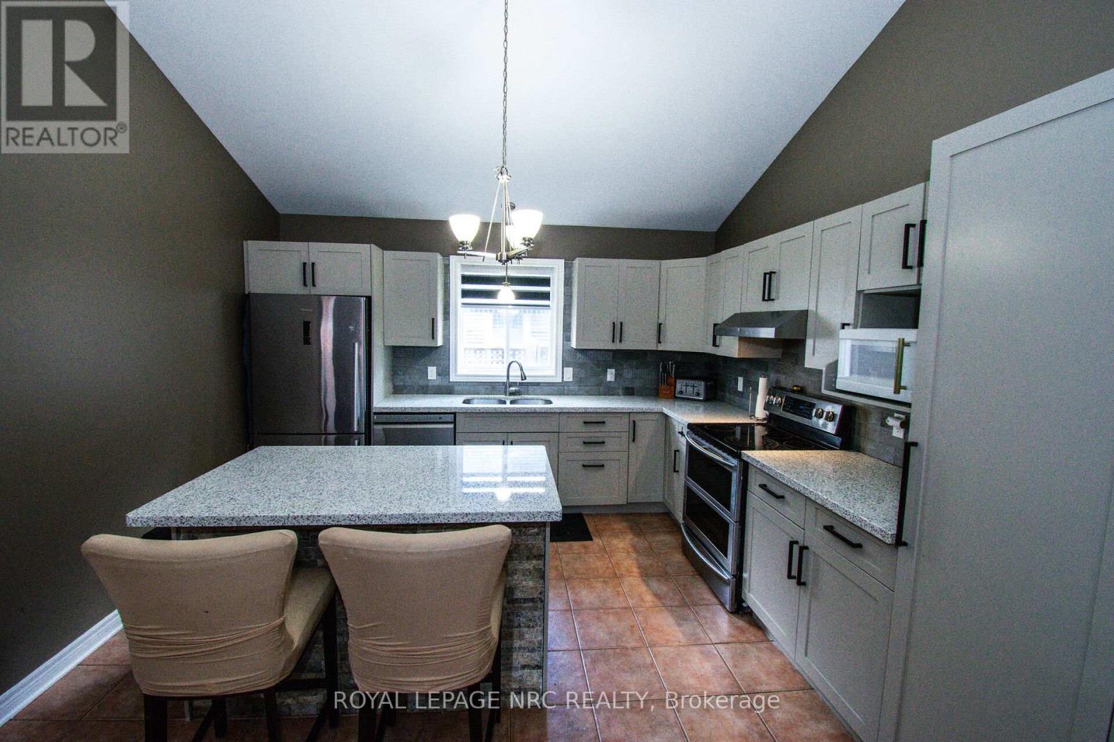 15 Arlene Street, St. Catharines (Rykert/vansickle), Ontario  L2S 4C9 - Photo 11 - X13827878