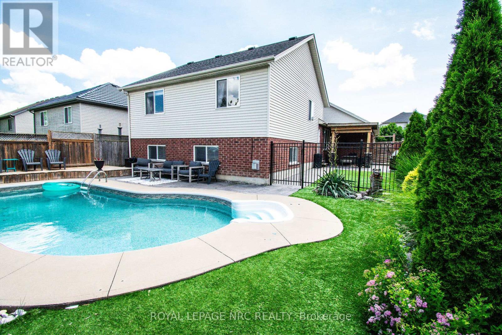 15 Arlene Street, St. Catharines (Rykert/vansickle), Ontario  L2S 4C9 - Photo 3 - X13827878