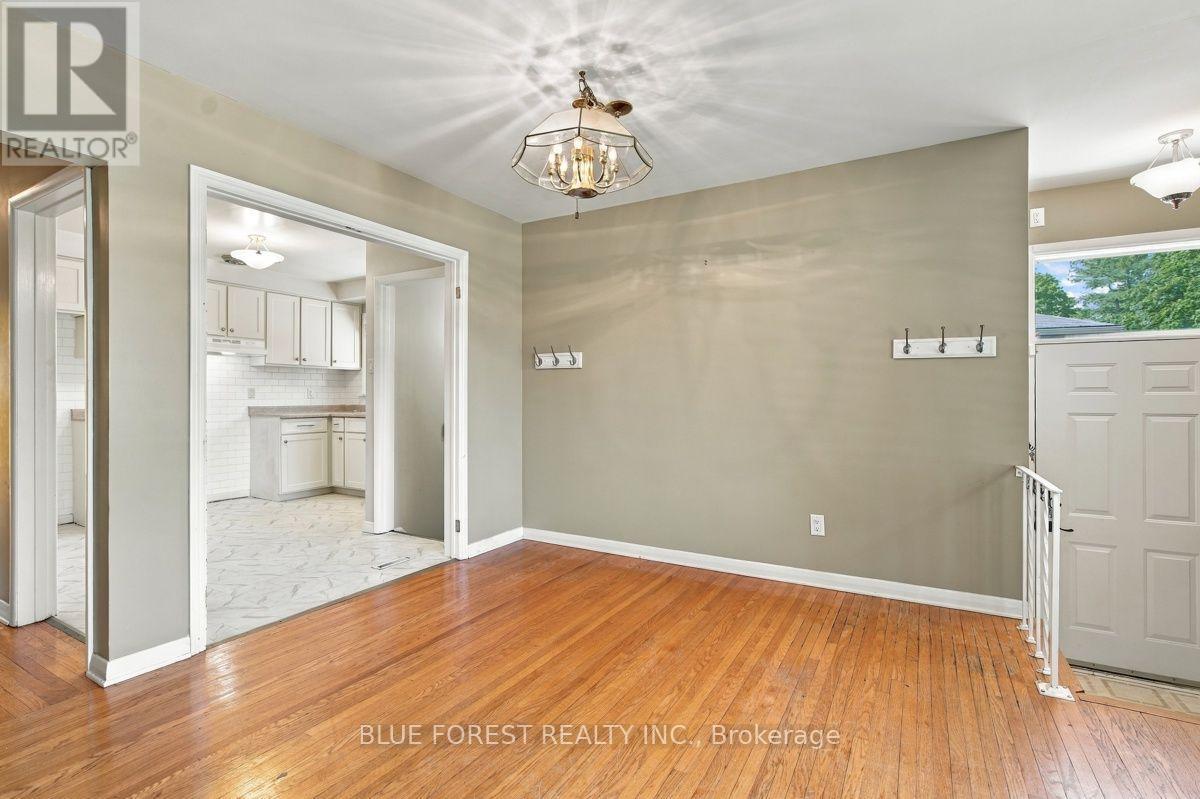 407 Vermont Avenue, London South, Ontario  N5Z 3E4 - Photo 11 - X13823898