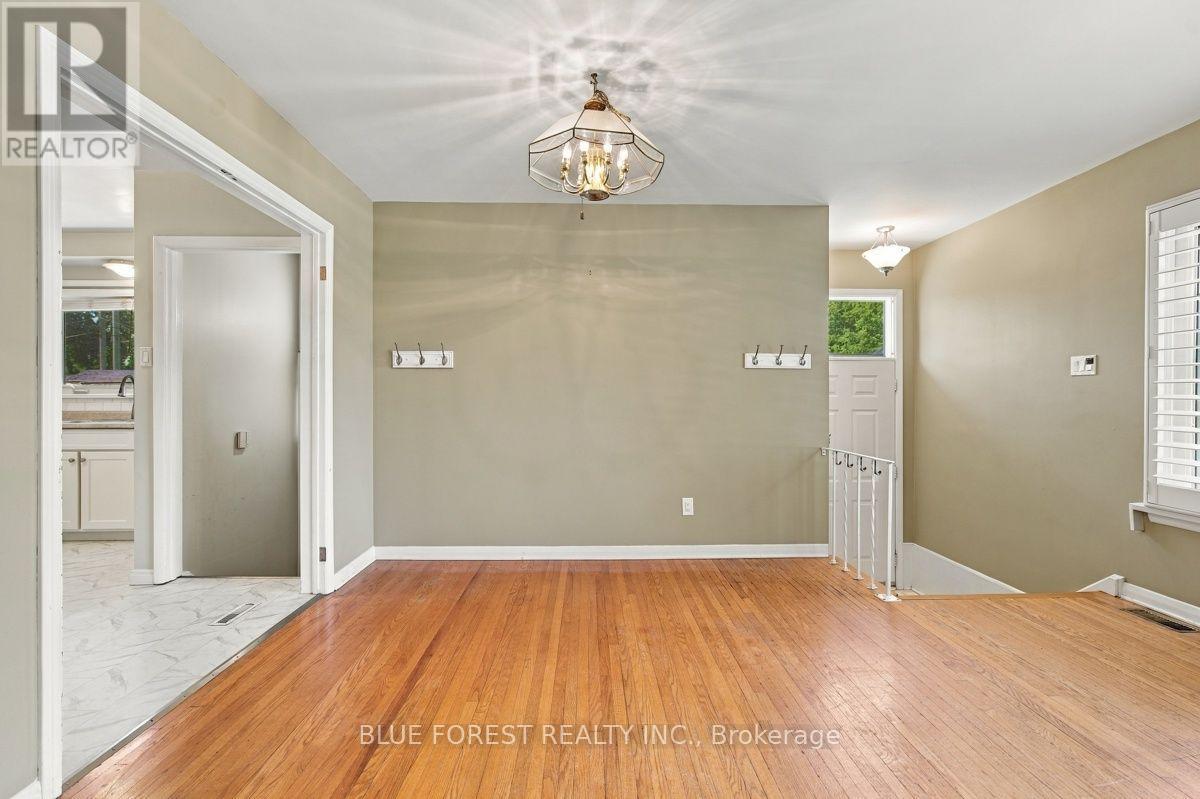 407 Vermont Avenue, London South, Ontario  N5Z 3E4 - Photo 13 - X13823898