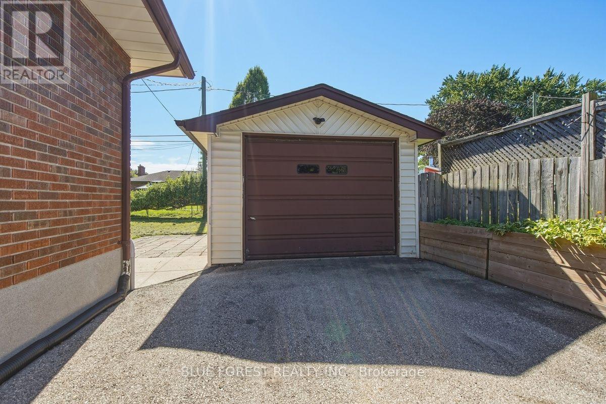 407 Vermont Avenue, London South, Ontario  N5Z 3E4 - Photo 41 - X13823898