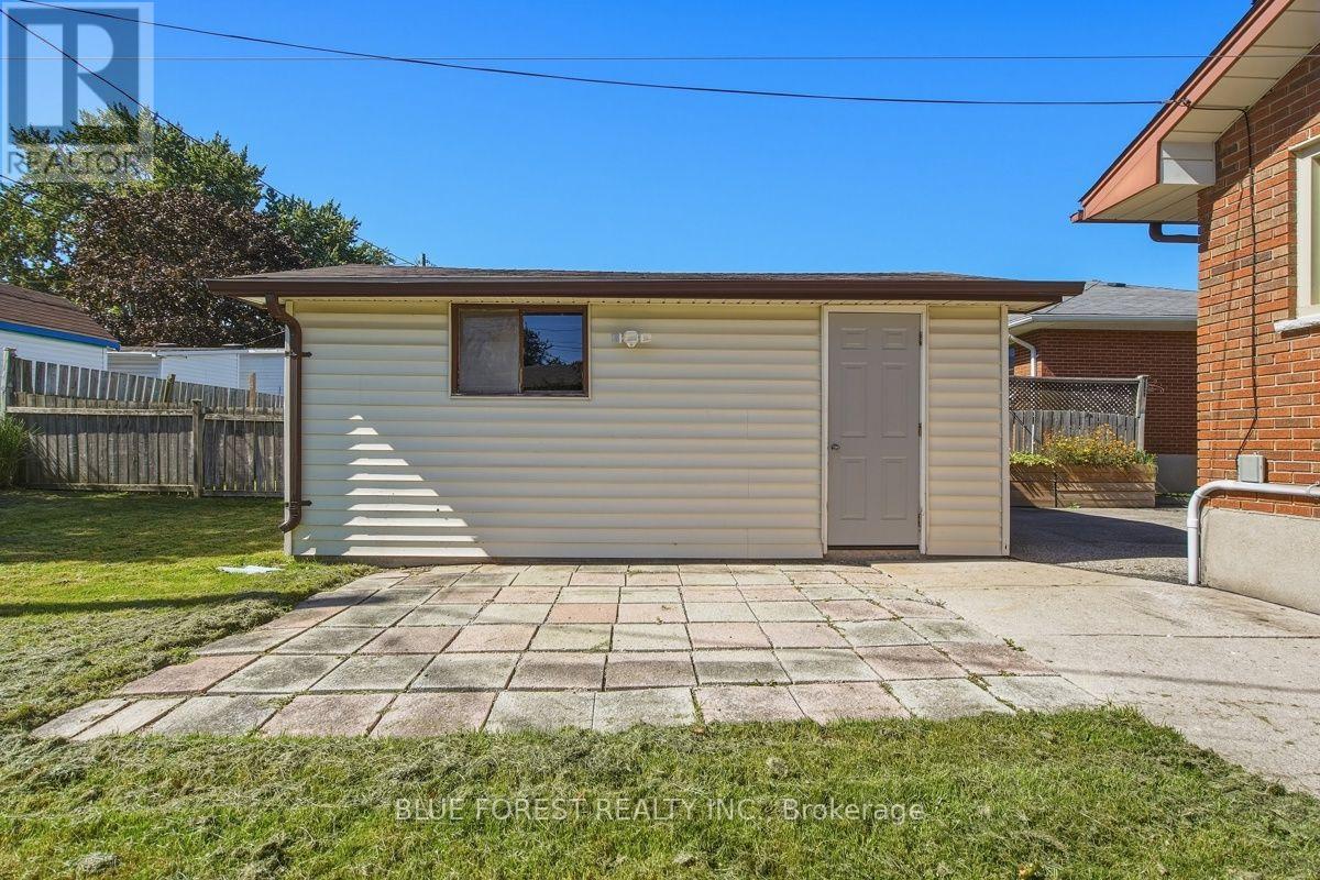 407 Vermont Avenue, London South, Ontario  N5Z 3E4 - Photo 44 - X13823898