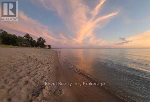 33 Greenwood Drive, Tiny, Ontario  L0L 2J0 - Photo 2 - S13827596