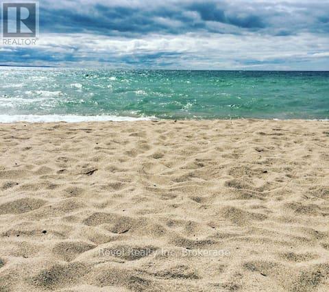 33 Greenwood Drive, Tiny, Ontario  L0L 2J0 - Photo 3 - S13827596