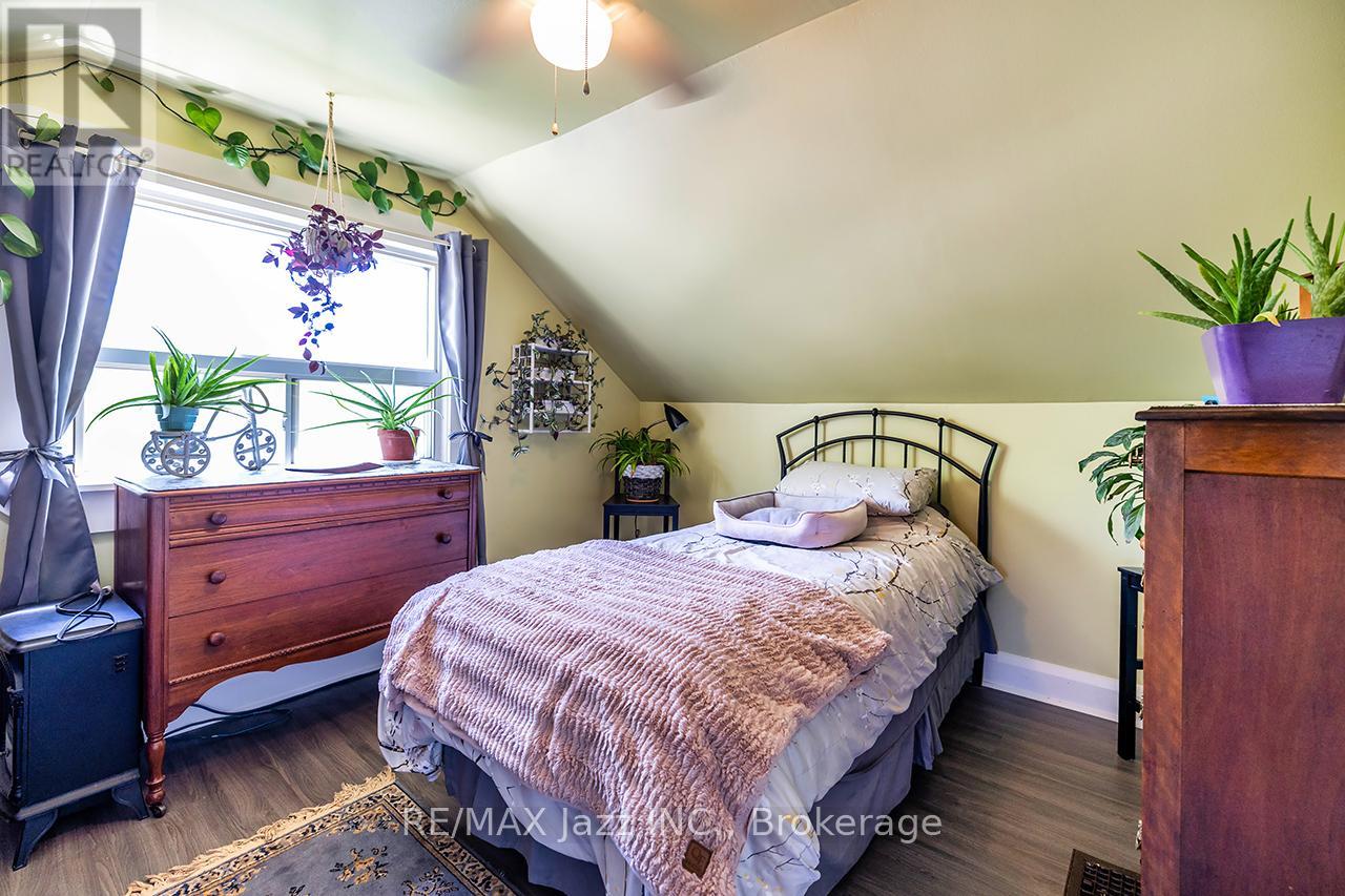 162 College Avenue, Oshawa, Ontario  L1J 1R4 - Photo 20 - E13827816