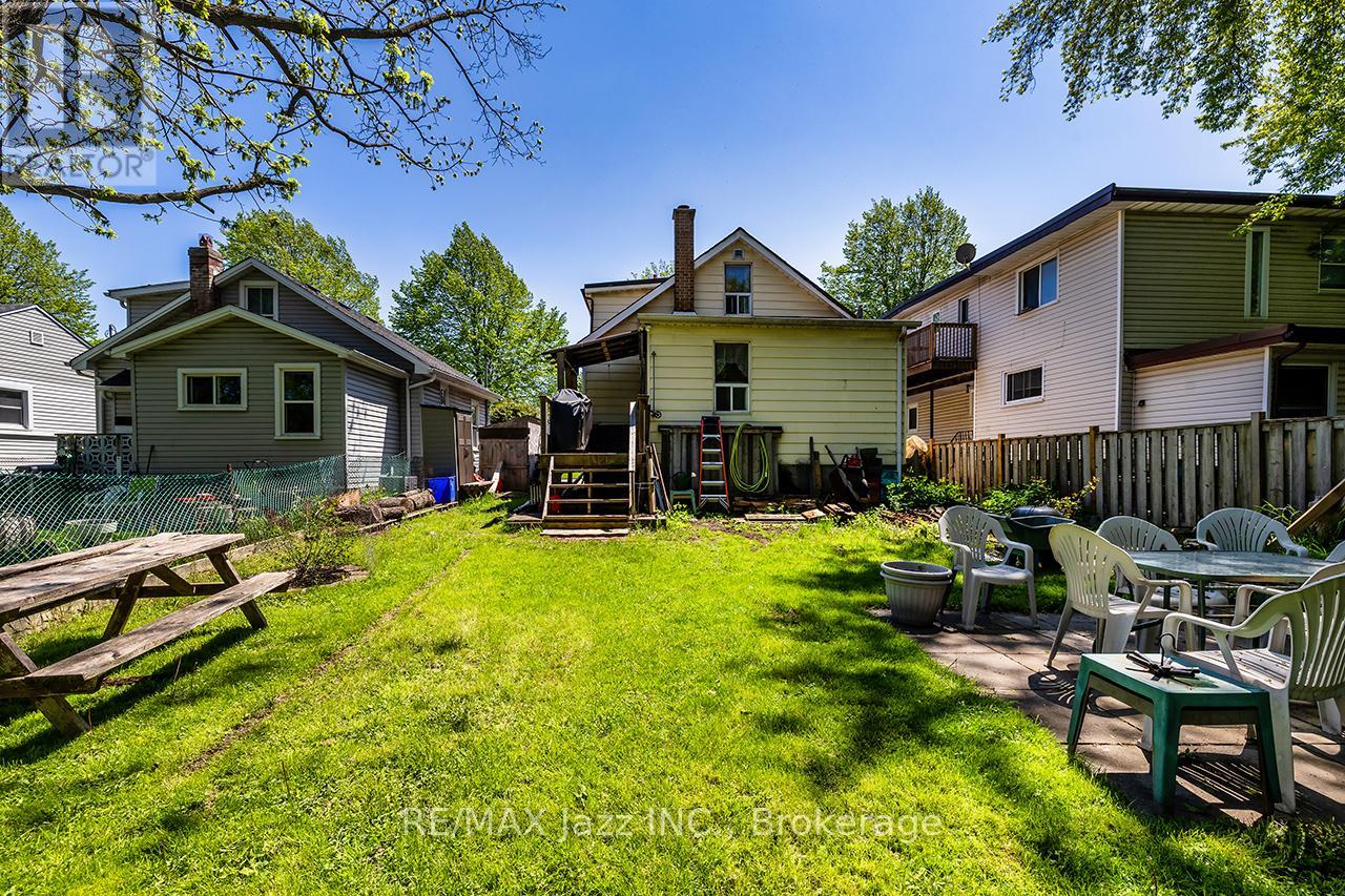 162 College Avenue, Oshawa, Ontario  L1J 1R4 - Photo 23 - E13827816