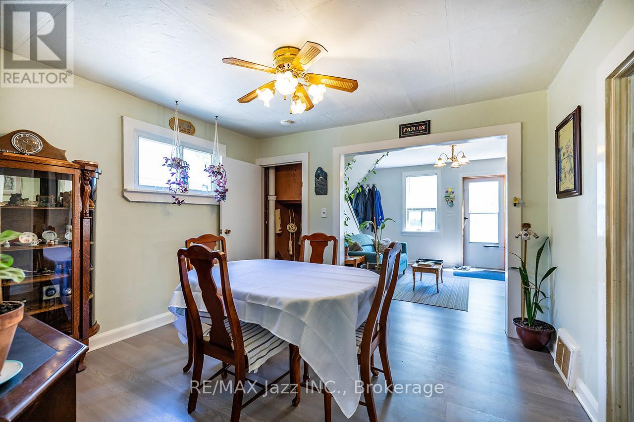 162 College Avenue, Oshawa, Ontario  L1J 1R4 - Photo 8 - E13827816