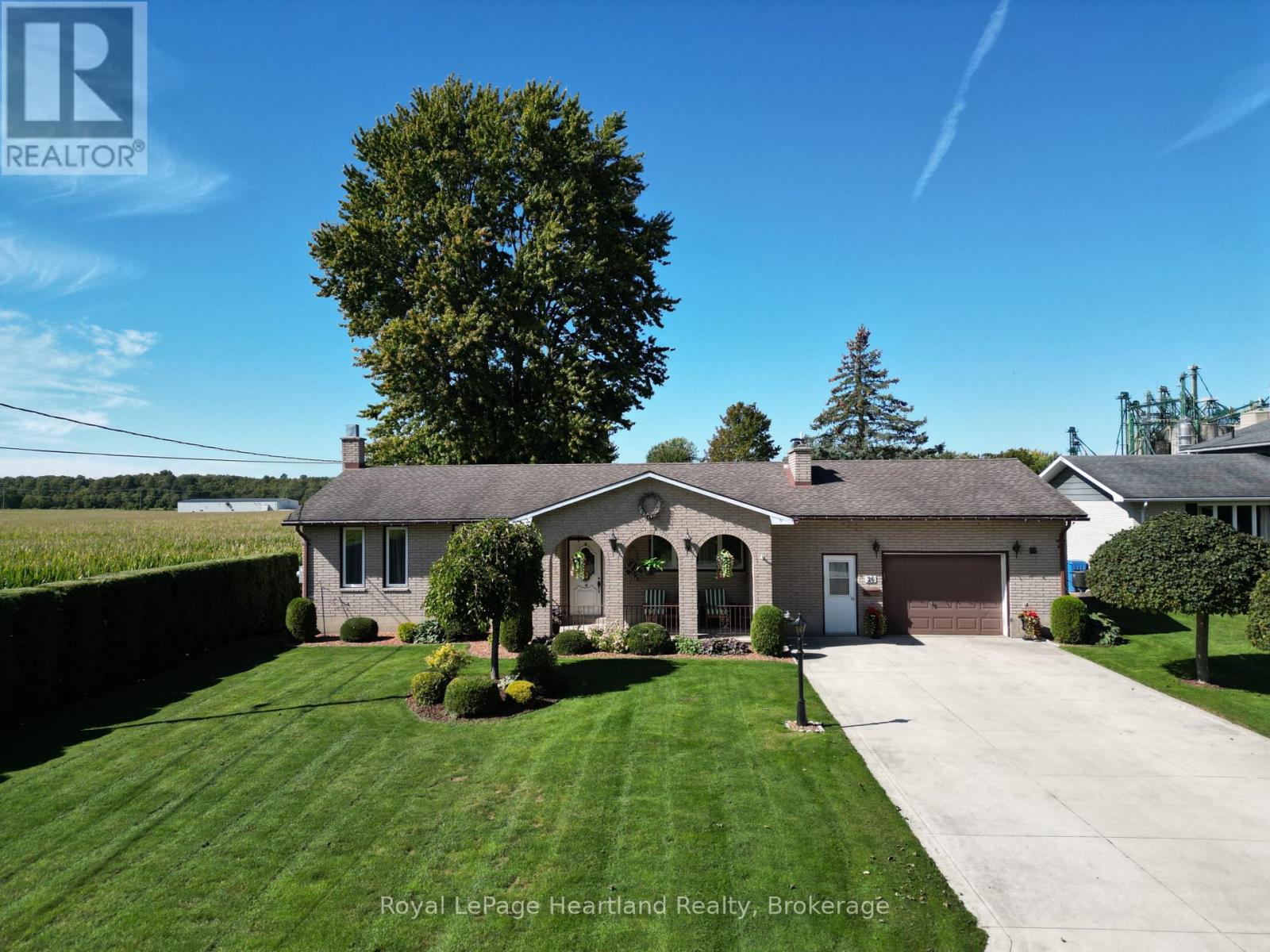 26 YORK CRESCENT, Bluewater, Ontario