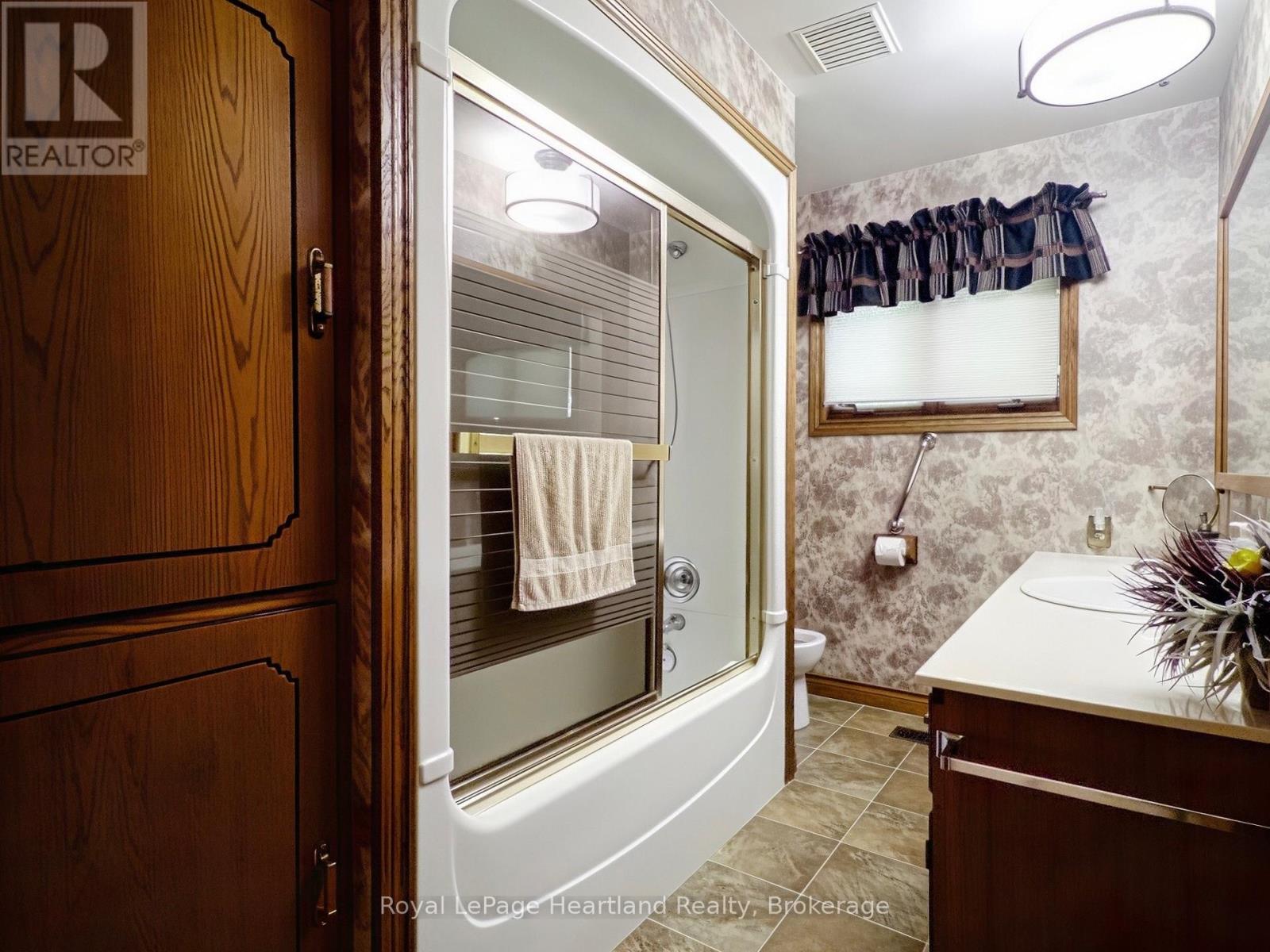 26 York Crescent, Bluewater, Ontario  N0M 1X0 - Photo 15 - X13827746