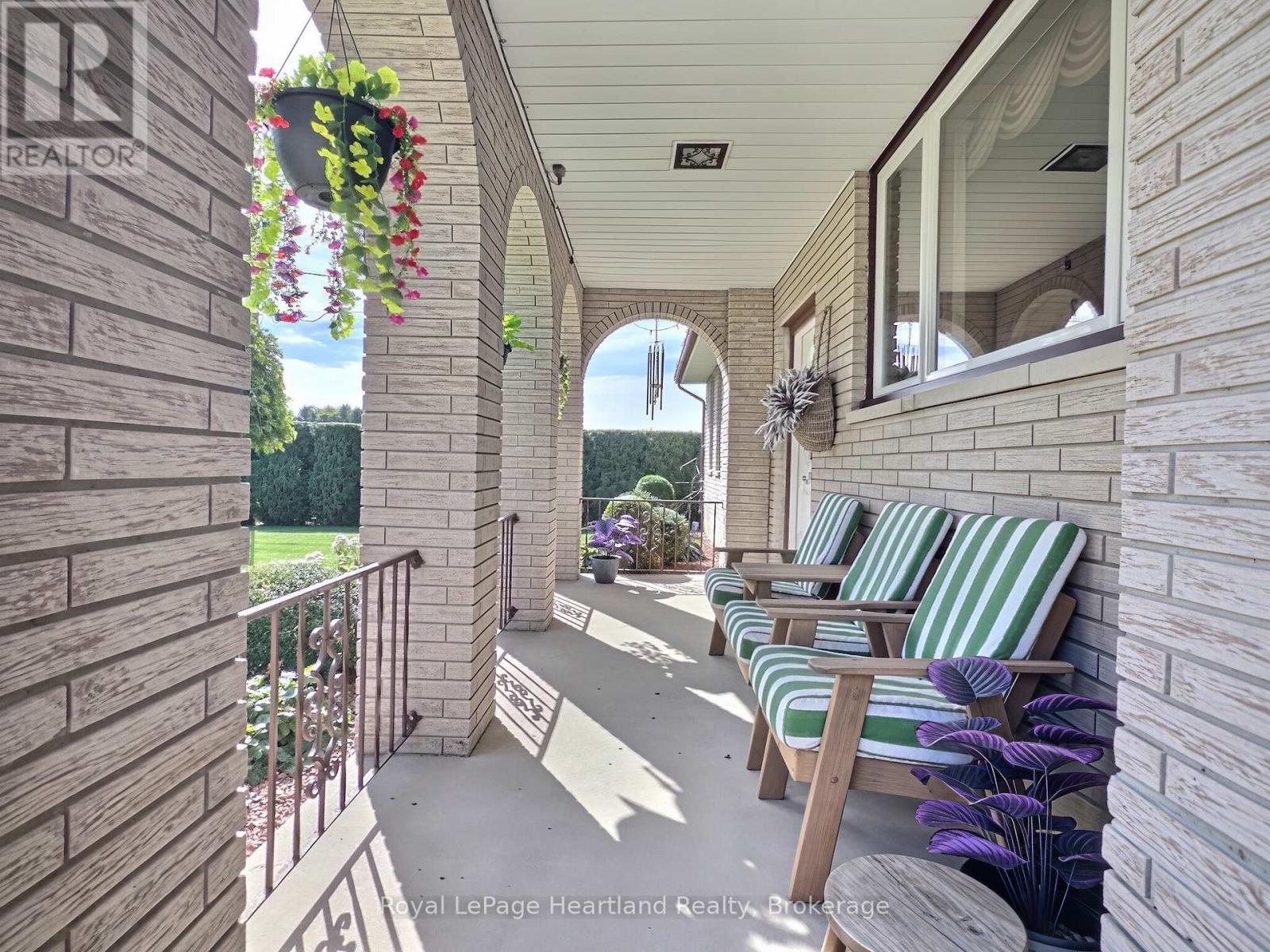 26 York Crescent, Bluewater, Ontario  N0M 1X0 - Photo 4 - X13827746