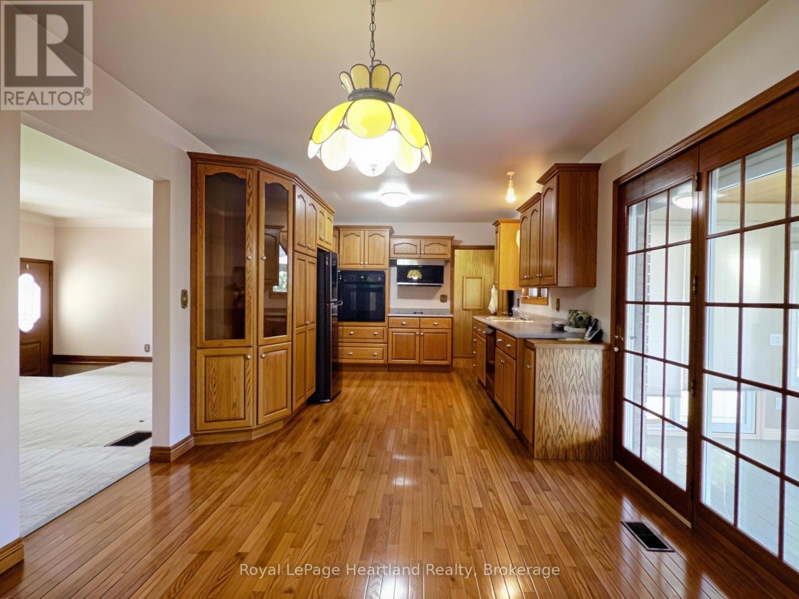 26 York Crescent, Bluewater, Ontario  N0M 1X0 - Photo 7 - X13827746
