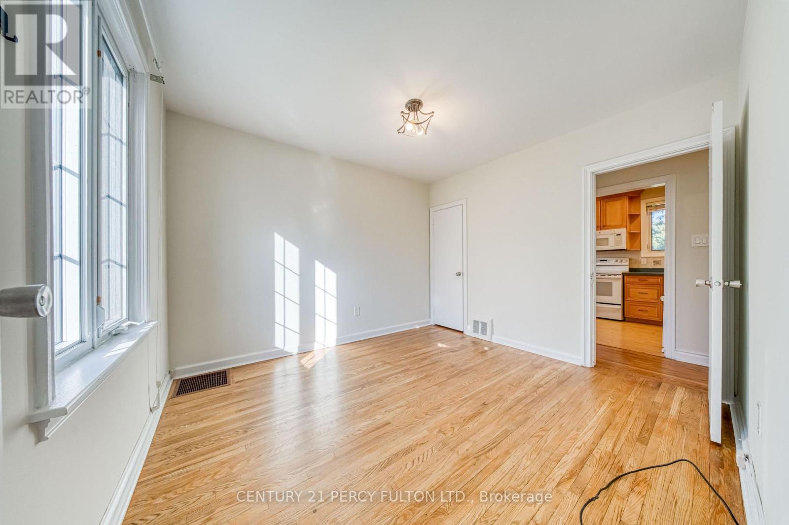 124 Homewood Avenue, Toronto, Ontario  M2M 1K3 - Photo 5 - C13827616