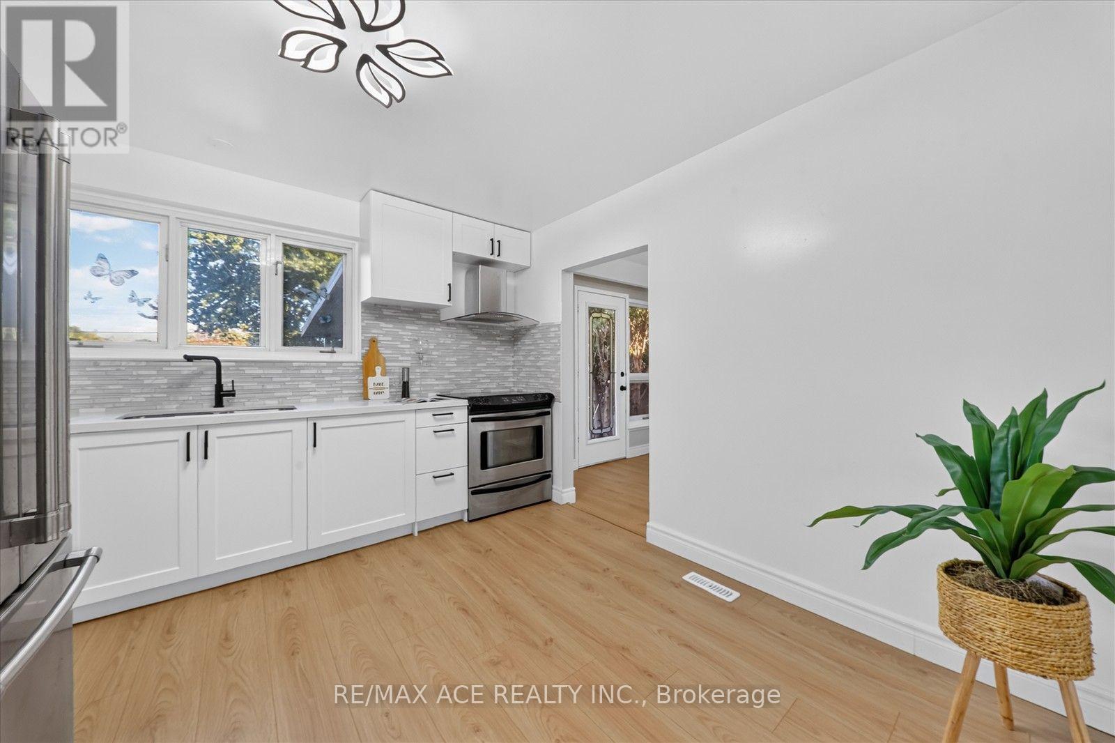 21 Sir Raymond Drive, Toronto, Ontario  M1E 1C1 - Photo 13 - E13827536