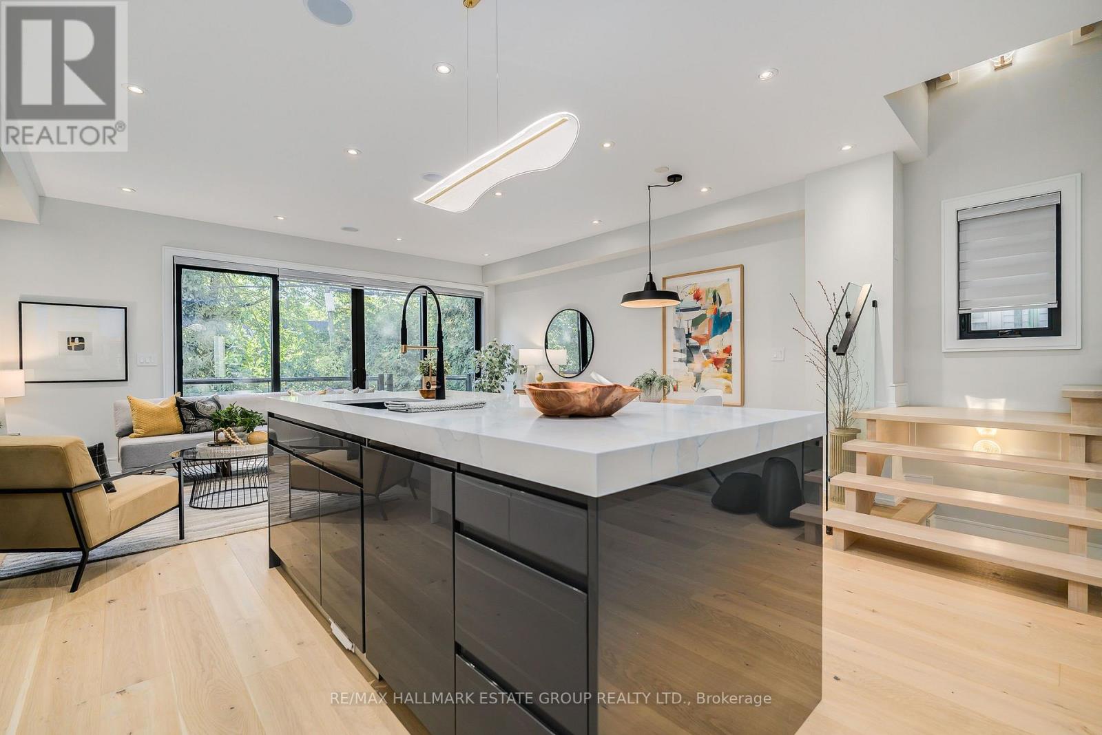 70 Bellefair Avenue, Toronto, Ontario  M4L 3T8 - Photo 10 - E13827702