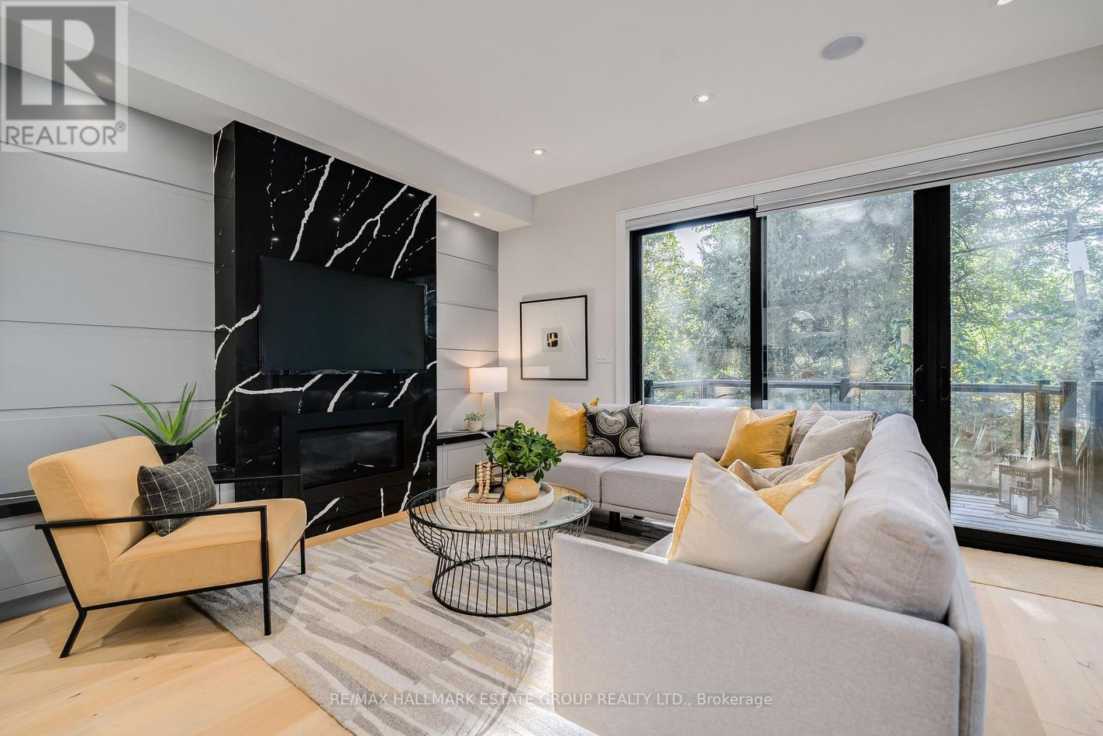 70 Bellefair Avenue, Toronto, Ontario  M4L 3T8 - Photo 12 - E13827702