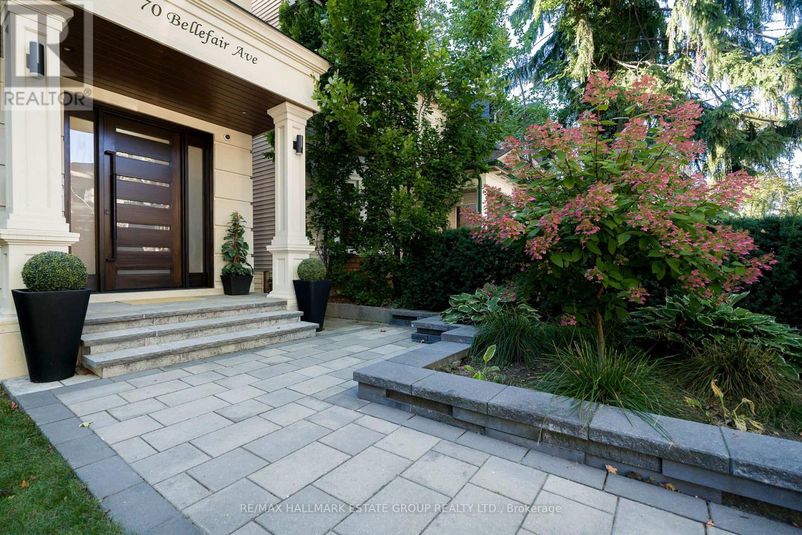 70 Bellefair Avenue, Toronto, Ontario  M4L 3T8 - Photo 2 - E13827702