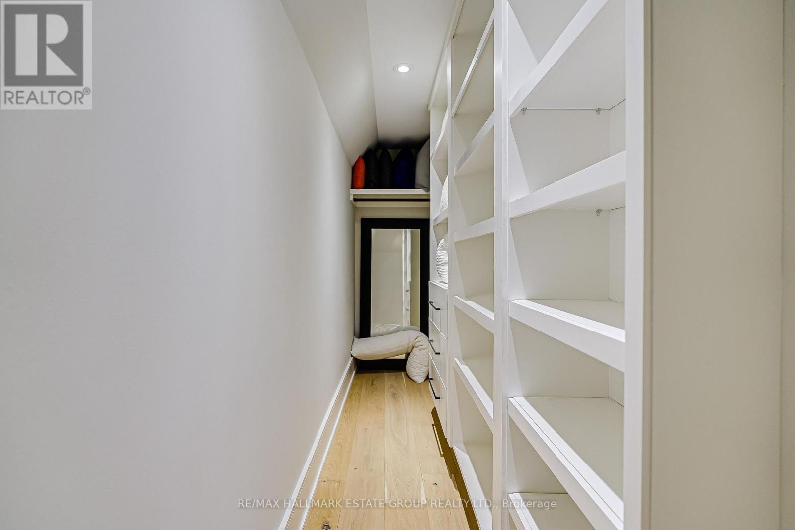 70 Bellefair Avenue, Toronto, Ontario  M4L 3T8 - Photo 33 - E13827702