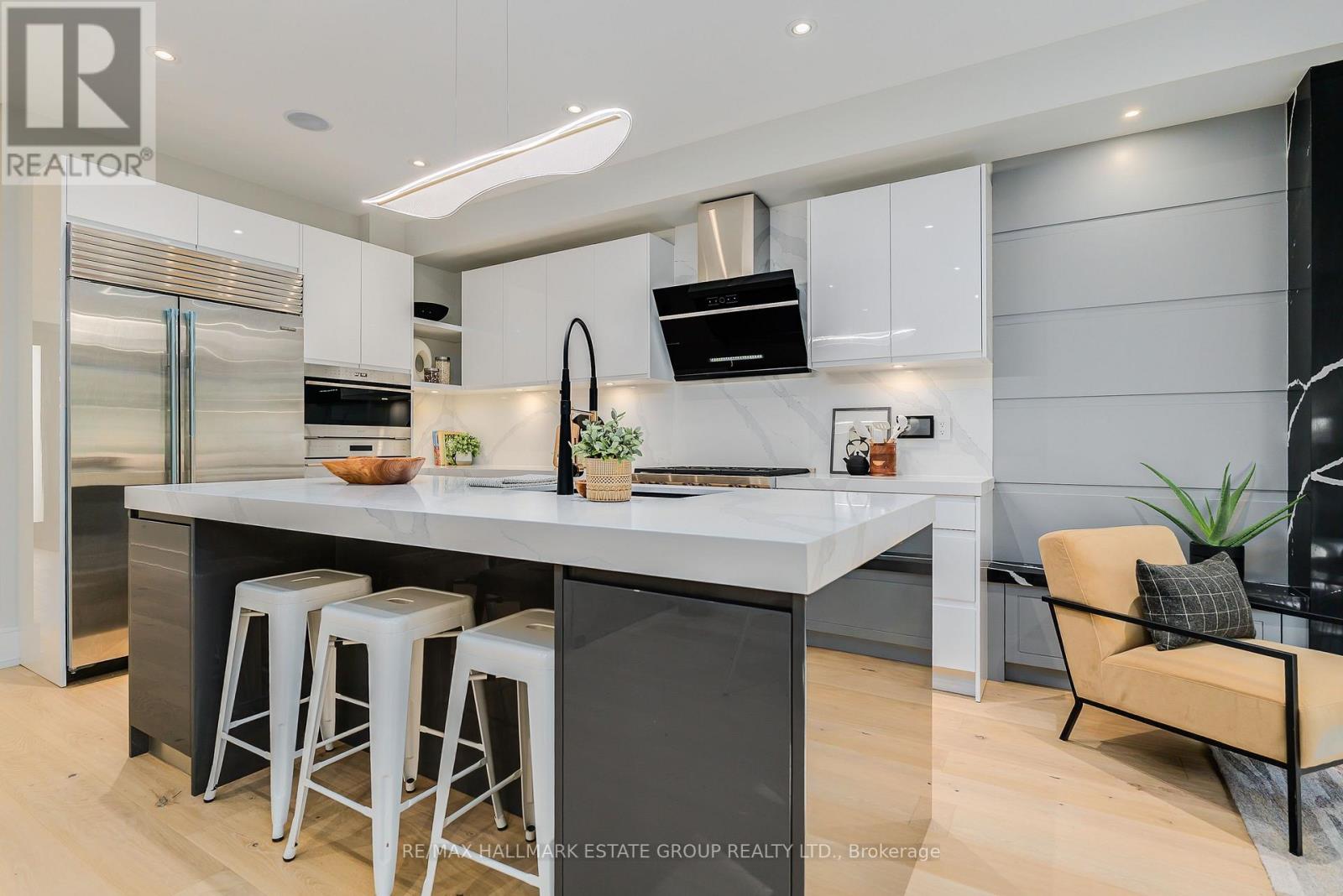 70 Bellefair Avenue, Toronto, Ontario  M4L 3T8 - Photo 8 - E13827702