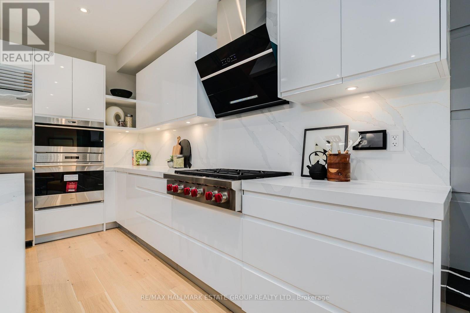 70 Bellefair Avenue, Toronto, Ontario  M4L 3T8 - Photo 9 - E13827702