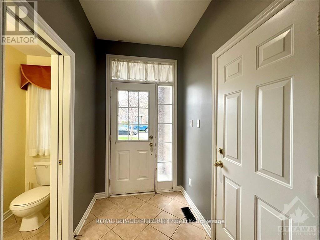 249 Saddlesmith Circle, Ottawa, Ontario  K2M 2Z1 - Photo 3 - X13827854