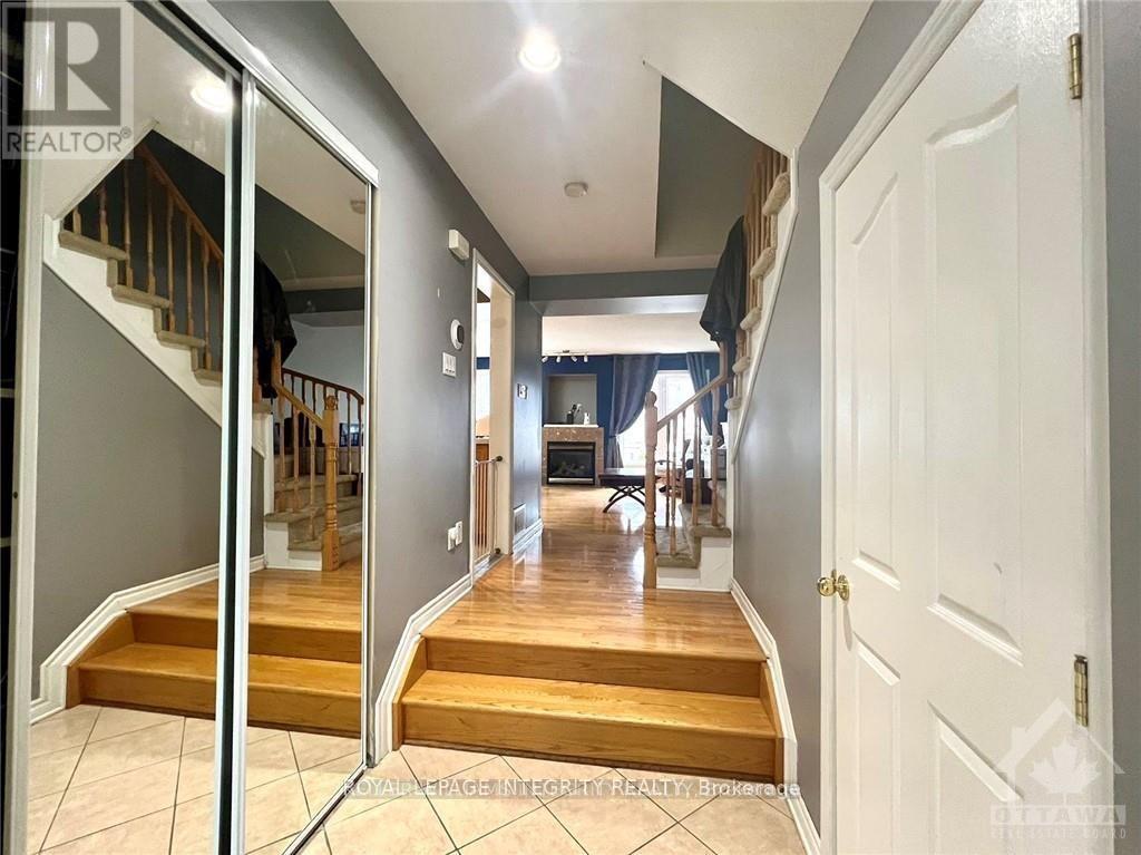 249 Saddlesmith Circle, Ottawa, Ontario  K2M 2Z1 - Photo 4 - X13827854